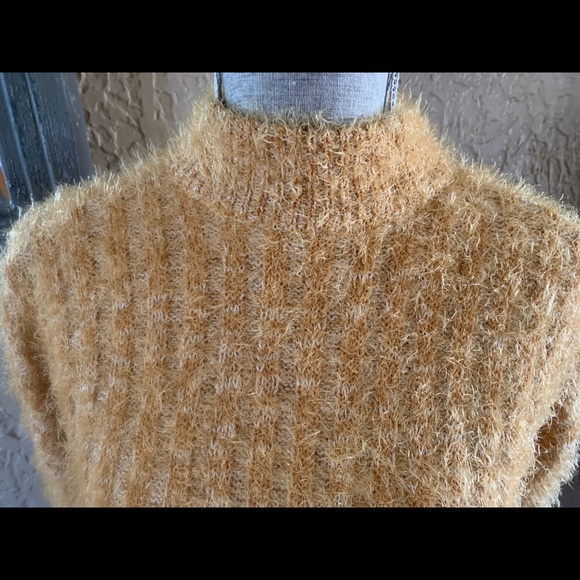Sweater - Picture 3 of 6